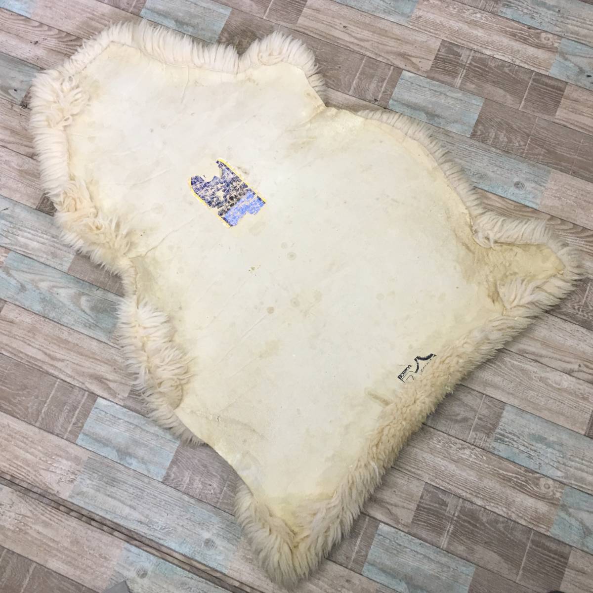 FE1/59 BOWRON ゴールドスター ラグマット 最長107cm×85cm 敷物 毛皮