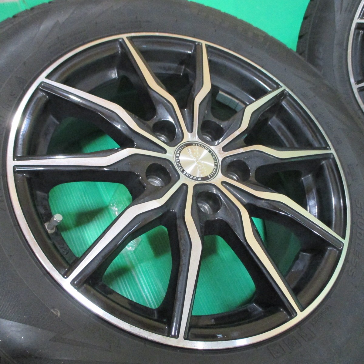 スタッドレスタイヤ 215⁄60r16 ホイールセット 中古215⁄60⁄R16