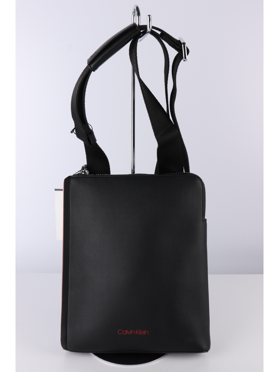 Calvin Klein◇ショルダーバッグ/BLK/黒/ロゴプリント/ジップ/ファスナー