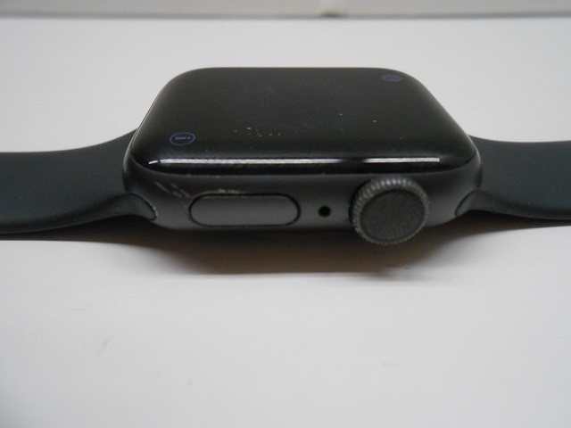 □Apple Watch/アップルウォッチ□Series 4 GPS モデル 40mm スペース