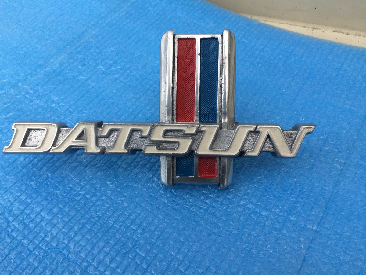 ダットサン DATSUN エンブレム トラック 日産 NISSAN - 2026年最新 