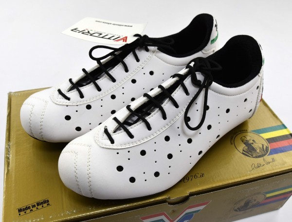 2026，安い OUTLET 1 Vittoria ヴィットリア 1976 EVO シューズ size:EU39.5 US/7 1/4 UK/6 1/4 ホワイト(25cm～)｜売買されたオークション情報、yahooの商品情報をアーカイブ公開 - オークファン 25cm～
