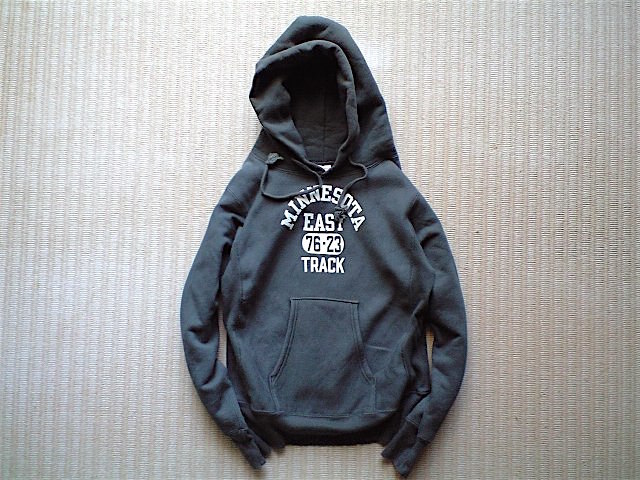 肉厚 Usa製 赤タグ Champion Reverse Weave プルオーバー パーカー Minnesota ミネソタ モスグリーン トップス 売買されたオークション情報 Yahooの商品情報をアーカイブ公開 オークファン Aucfan Com
