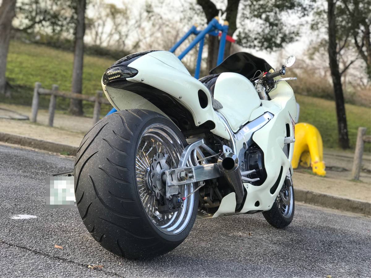 ウォンウォン系ニュースクール系リヤタイヤ300mmフロントリヤ18インチ、ロンスイロンホイカスタム隼GSX1300R_1