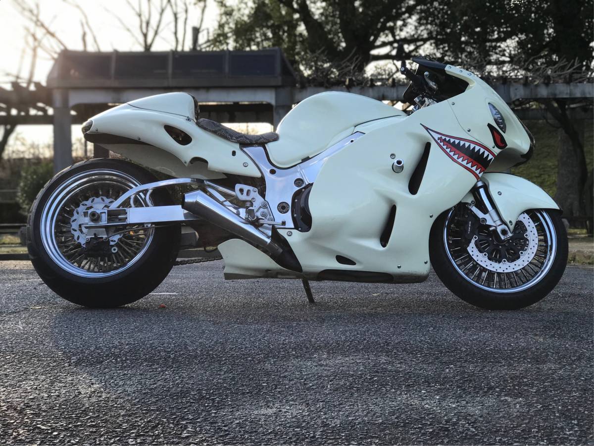 ウォンウォン系ニュースクール系リヤタイヤ300mmフロントリヤ18インチ、ロンスイロンホイカスタム隼GSX1300R_3