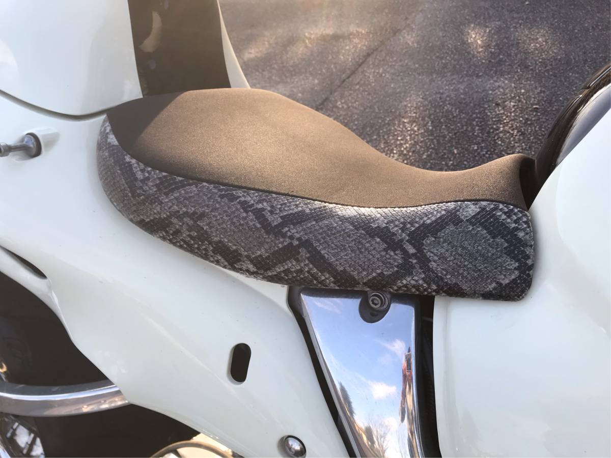 ウォンウォン系ニュースクール系リヤタイヤ300mmフロントリヤ18インチ、ロンスイロンホイカスタム隼GSX1300R_7