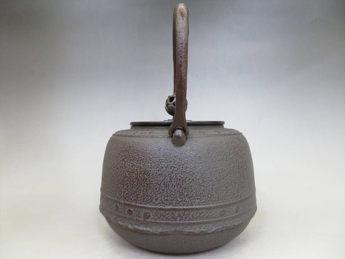 茶道具 釜師・佐藤清光 万代屋形 鉄瓶 共箱 萬代 湯沸 煎茶道具【MA527】 赤字超特価，お買い得】 佐藤清光 万代屋 鉄瓶 銅蓋 共箱 湯沸 茶器