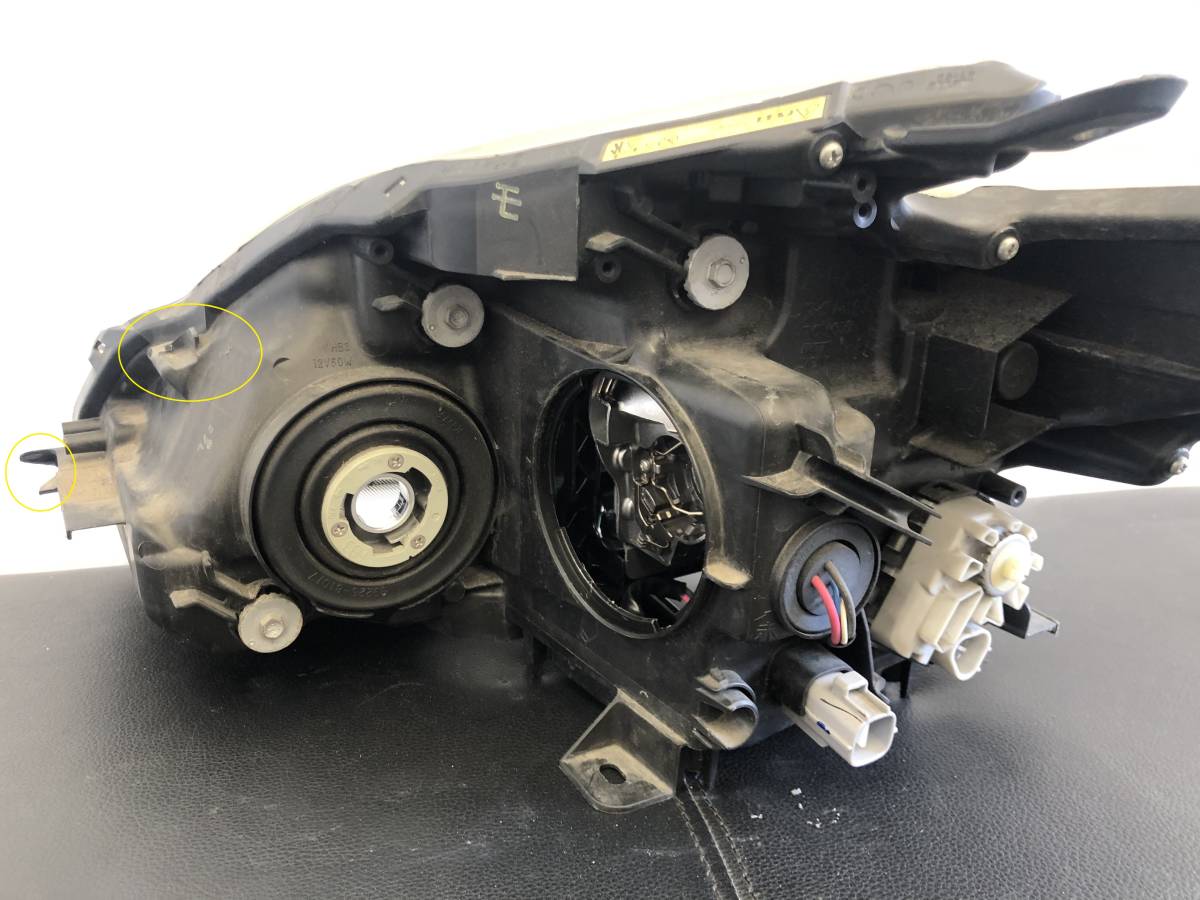 ZVW30 後期 HID プリウス トヨタ KOITO ヘッドライト 47-52 純正 左
