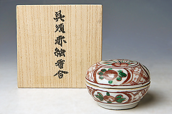 数量限定，高品質 ☆真美☆u876 明時代 呉須赤絵香合 唐物 中国