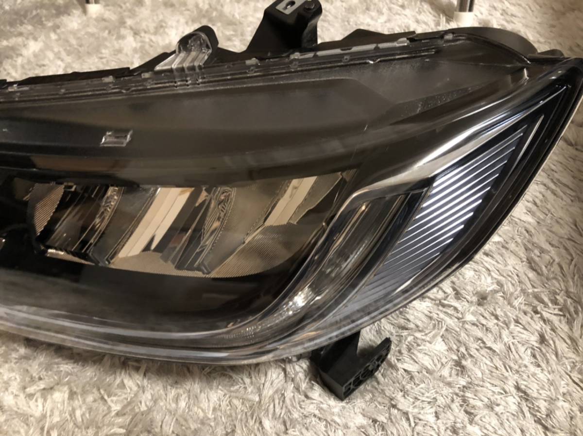 美品 フィット 3 ハイブリッド GP5 GP6 後期 テールランプ 1台分セット
