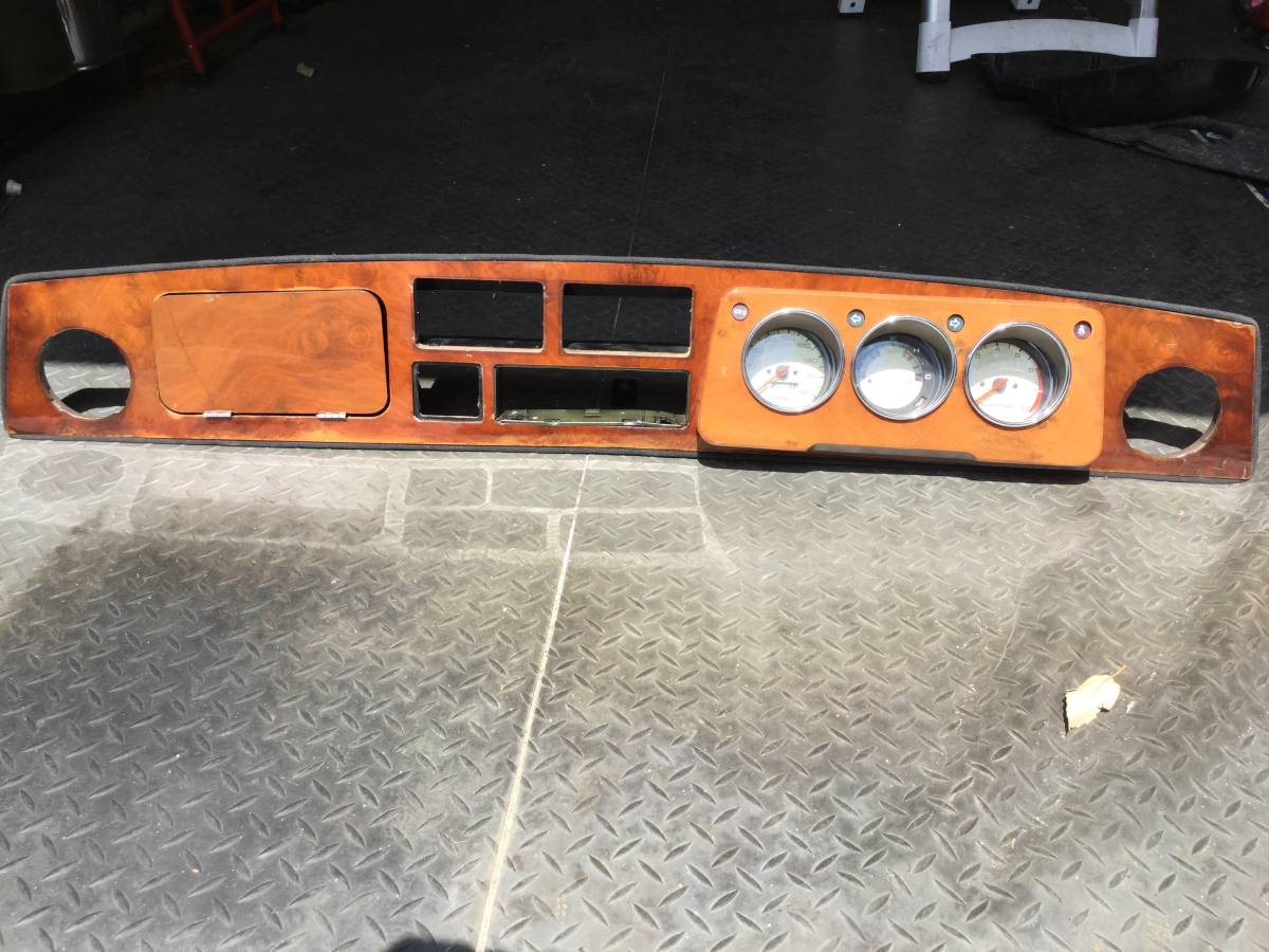 ローバーミニのウッドメーターウッドパネル中古品です。 ローバーミニ