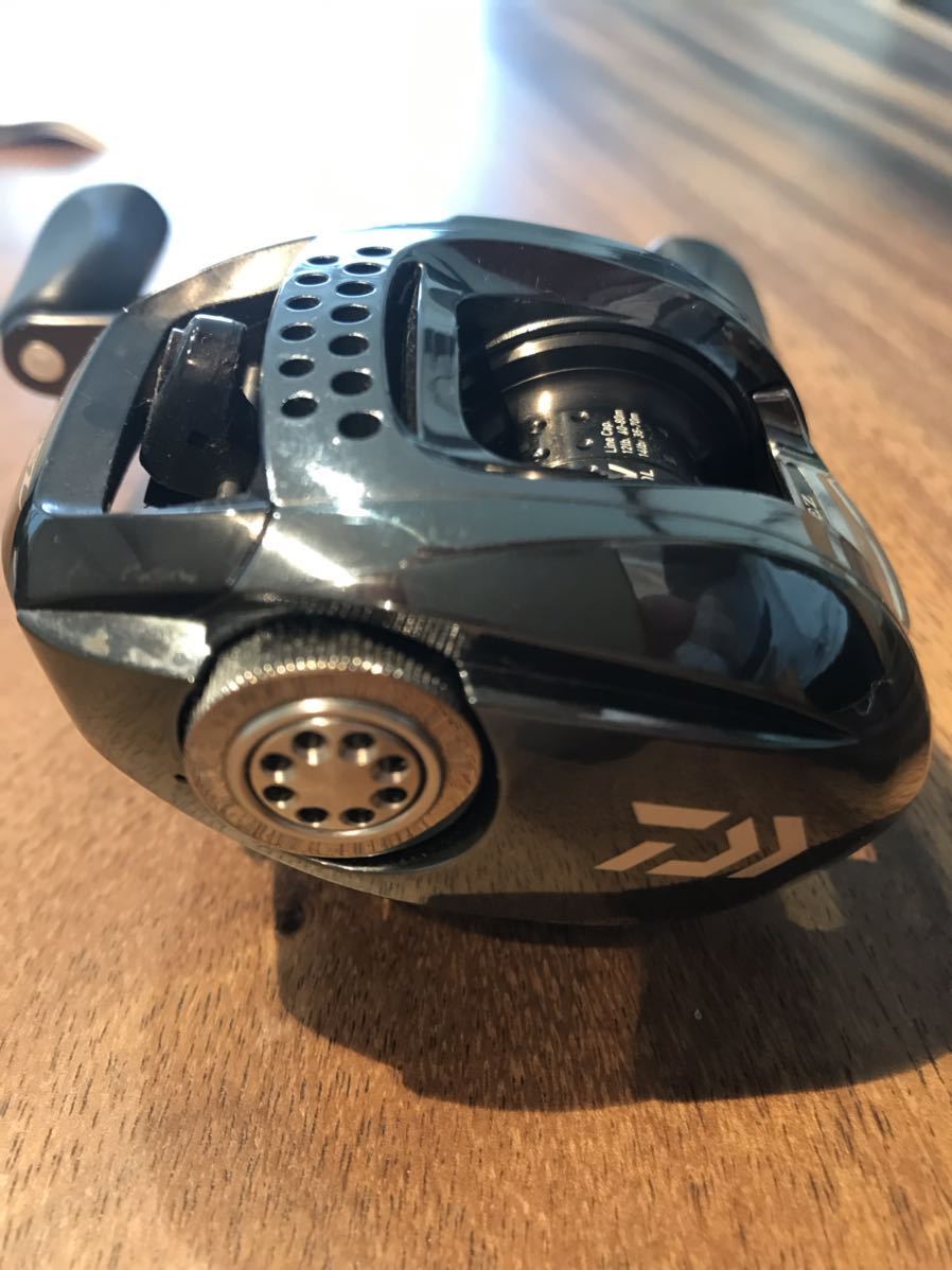 ダイワ スティーズ リミテッド 105XH 右_4