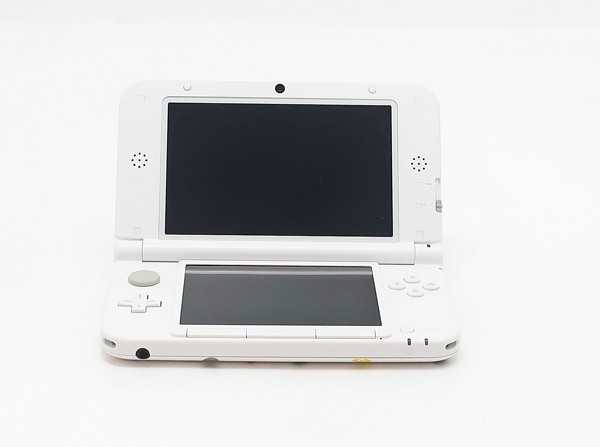 ○【任天堂】ニンテンドー3DS LL とびだせ どうぶつの森パック 【公式