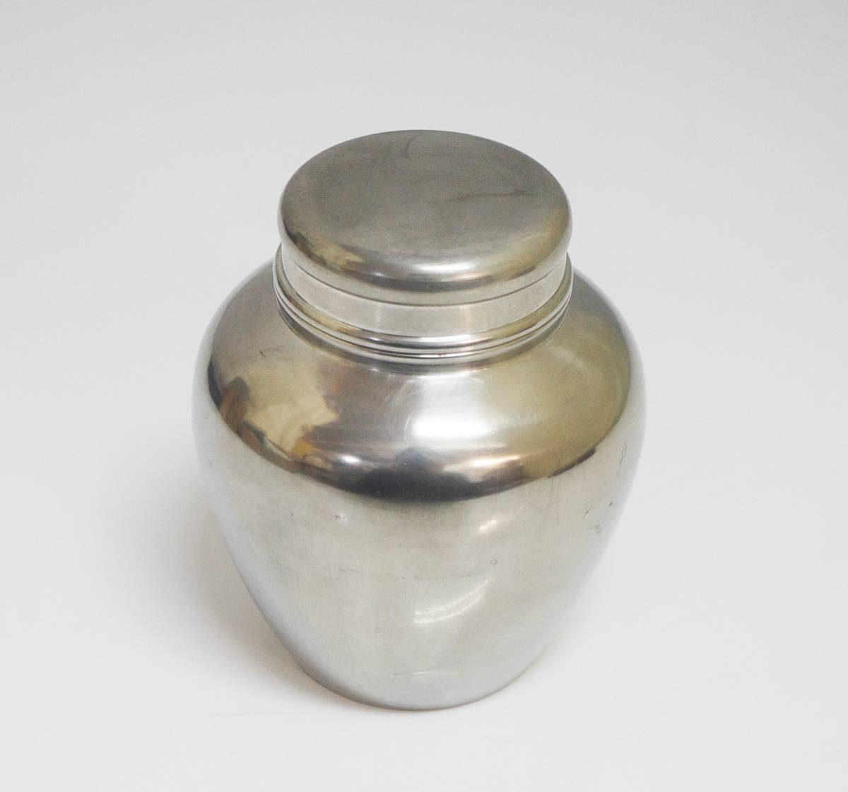 □ 【英祥堂 造】 錫製 茶入れ 茶壺 茶筒 煎茶道具 高さ9㎝ 重さ250.5g
