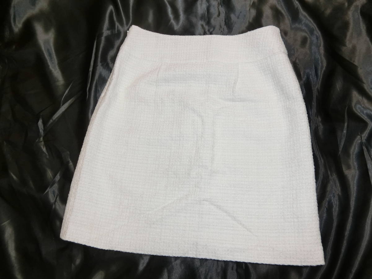 Rope ロペ ホワイト 白 ミニスカ ミニスカート ラメ ツイード タイトスカート ミニ 売買されたオークション情報 Yahooの商品情報をアーカイブ公開 オークファン Aucfan Com