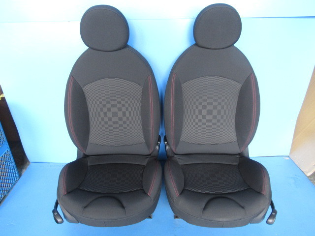 □JCW MINI R56 フロント シート 左右 運転席 助手席 赤ステッチ BMW ミニ ジョンクーパーワークス (M039760)