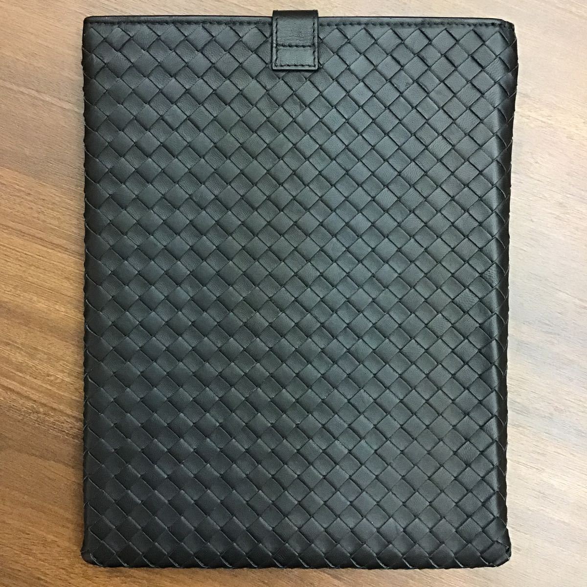 ボッテガヴェネタ イントレチャート iPad ケース 黒 11インチ対応 iPad