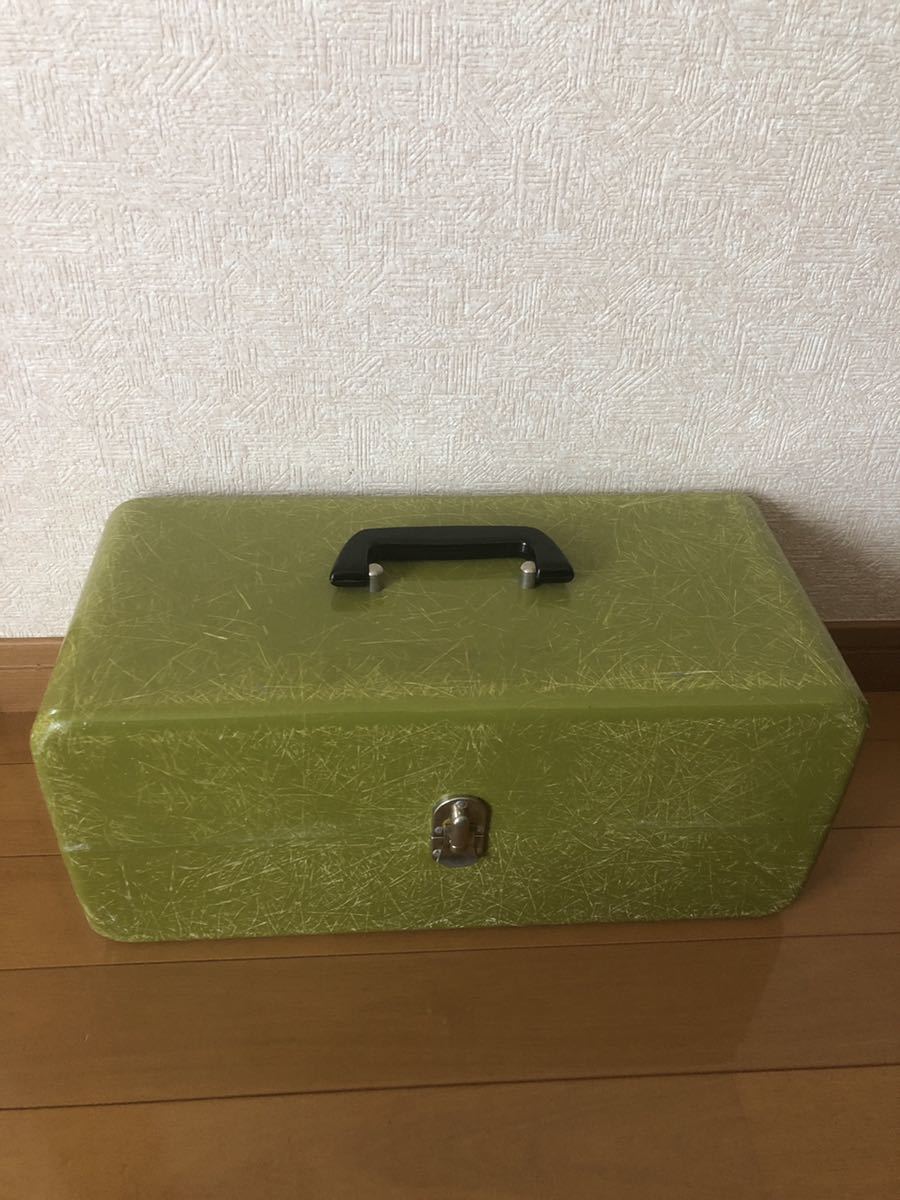  ロベルソン ファイバーハッチ グリーンティー(タックルボックス)｜売買されたオークション情報、yahooの商品情報をアーカイブ公開 - オークファン タックルボックス