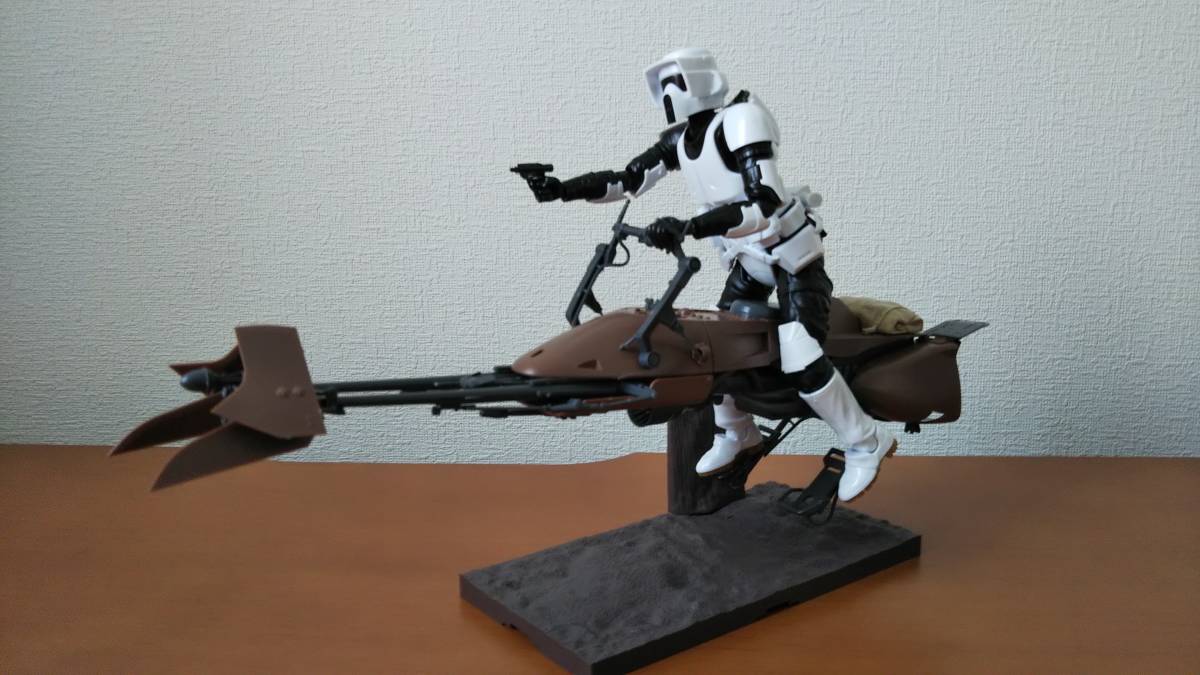 BANDI（バンダイ）プラモデル【完成品】1/12 スカウト・トルーパー&スピーダー・バイク 1&frasl;12 スカウト・トルーパー＆スピーダー・バイク (プラモデル スカウト・トルーパー \u0026 スピーダー