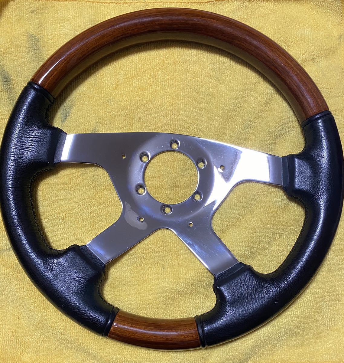 ウッドステアリング 　メーカー不明　小径ハンドル　希少　旧車　当時物 メーカー不明 小径ステアリング ハーフウッド ハンドル 当時風？