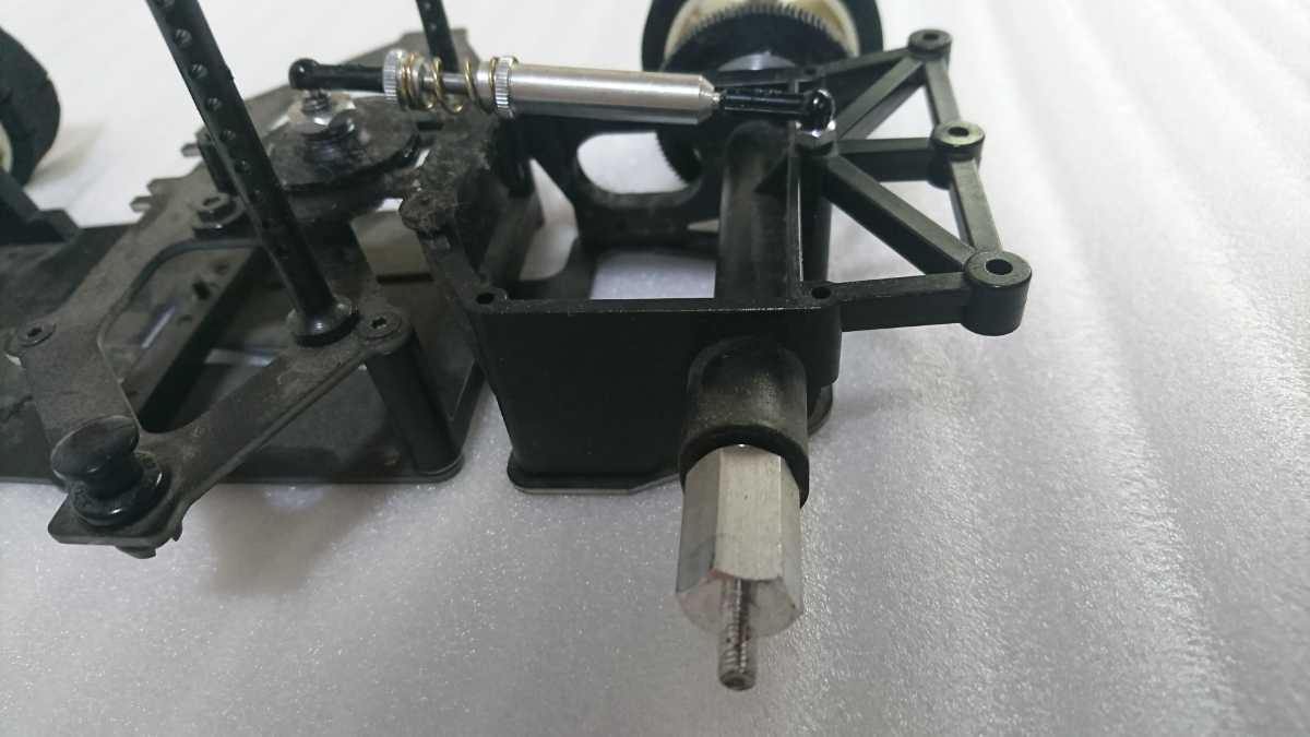 まな板 キッチン用品 カッティングボード チークカッティングボード丸L30cm TRAMONTINA&frasl;カッティングボード 木製調理用品 一枚板 -FSC認証されたチーク材で作っ 丸 手付 カッティングボード楕円 チーク無垢材 丸形27cm 無垢材 カチ お皿