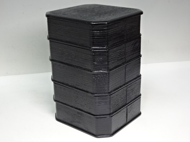 今季人気の商品 ☆木製のお品です【黒柿合せ塗 縁高重】