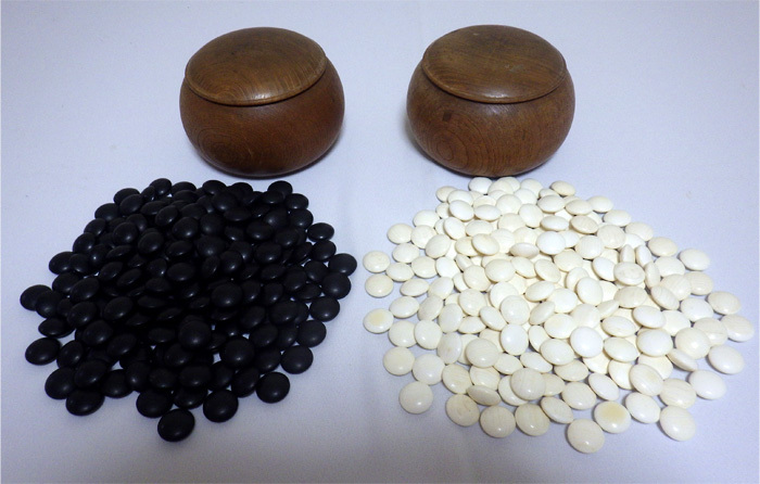 【品質保証，爆買い】 木製碁笥 碁石 蛤 那智黒 厚み約10.2mm 囲碁 yy423(囲碁)｜売買されたオークション情報、yahooの商品情報をアーカイブ公開 - オークファン 囲碁