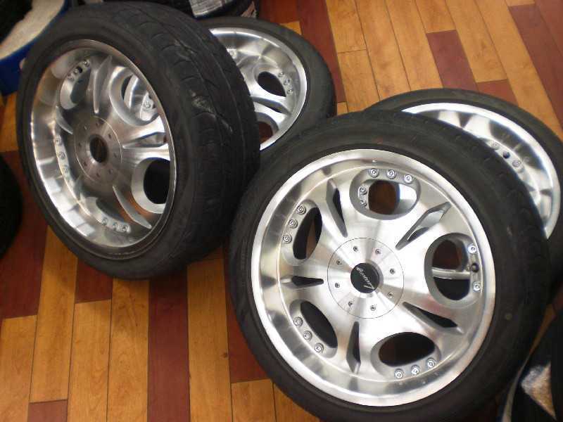 レアシング ディッシュ/BS18インチタイヤホイール4本セット 18x8J 4/5H PCD114.3 OFF43 225/45R18