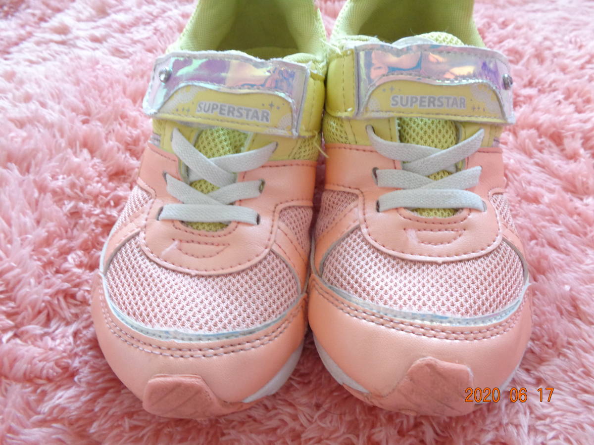 ムーンスター 18 5センチ キッズ スニーカー 靴 運動靴 シューズ 女の子 3足セット 音符 ハート ピンク 黄色 チェック 子供 18cm 売買されたオークション情報 Yahooの商品情報をアーカイブ公開 オークファン Aucfan Com