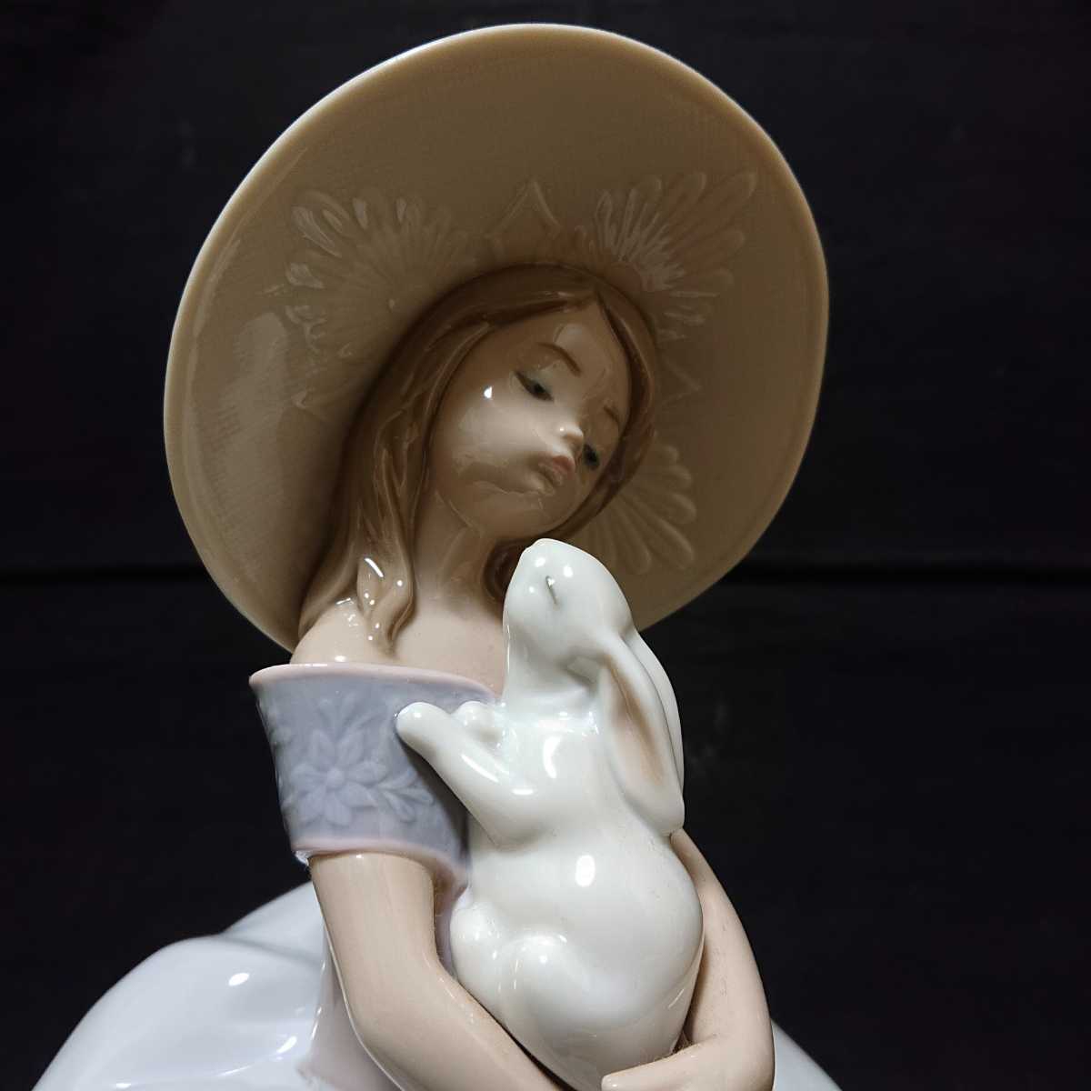 リヤドロ バニーキッス」LLADRO フィギュリン 少女 うさぎ 2001