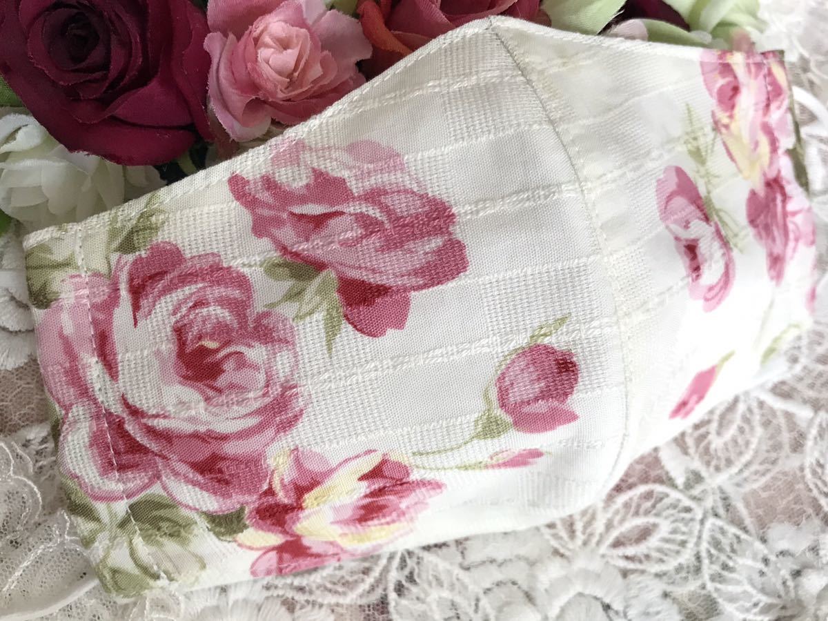 ハンドメイド　立体インナーマスク　YUWAドビー柄織り地に素敵なショッキングピンクの薔薇柄生地とシングルガーゼの合わせ　息もし易い_1