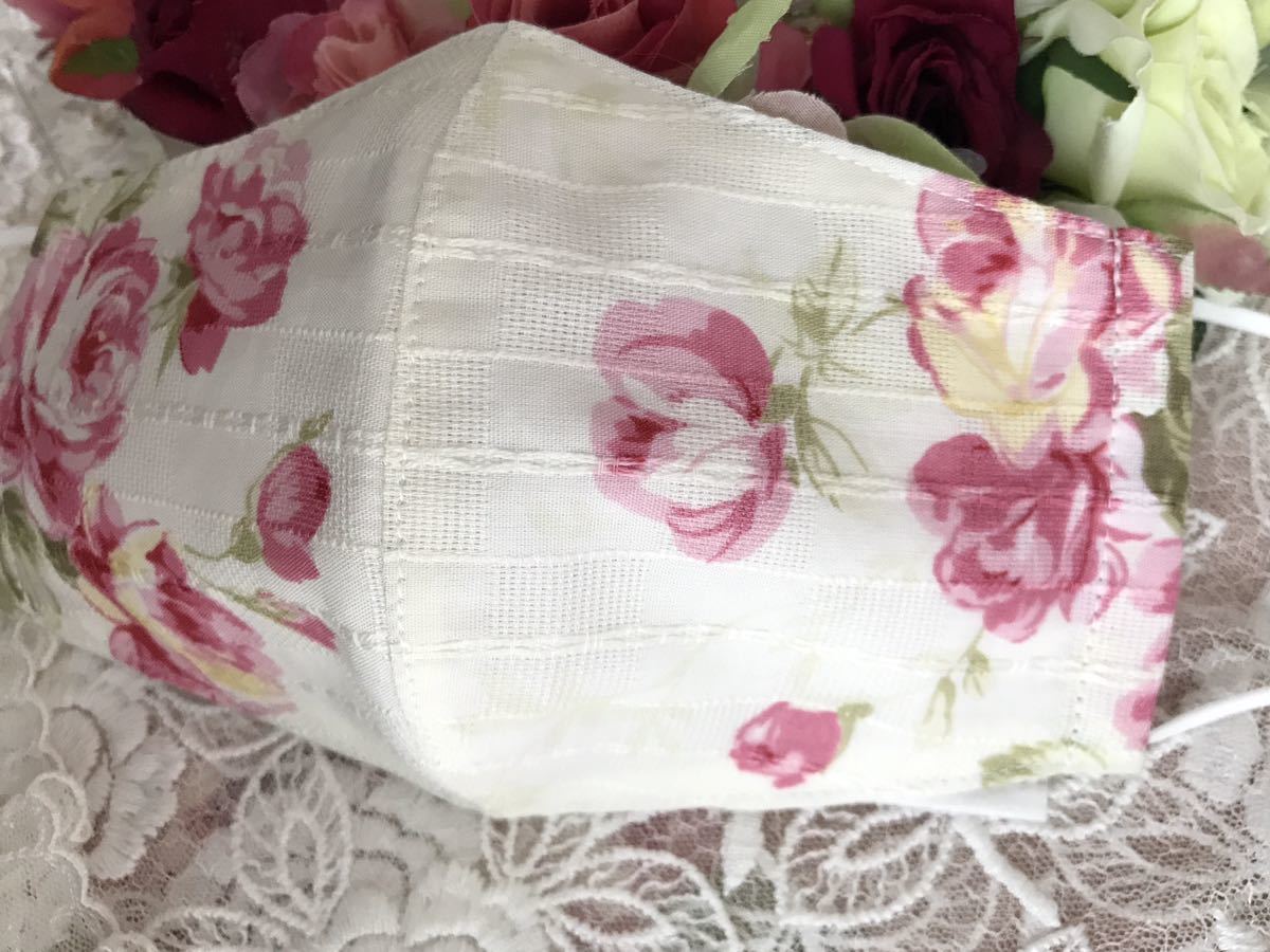 ハンドメイド　立体インナーマスク　YUWAドビー柄織り地に素敵なショッキングピンクの薔薇柄生地とシングルガーゼの合わせ　息もし易い_2