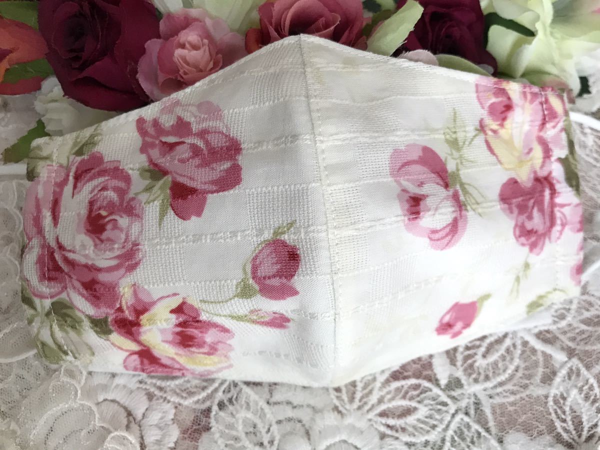 ハンドメイド　立体インナーマスク　YUWAドビー柄織り地に素敵なショッキングピンクの薔薇柄生地とシングルガーゼの合わせ　息もし易い_3