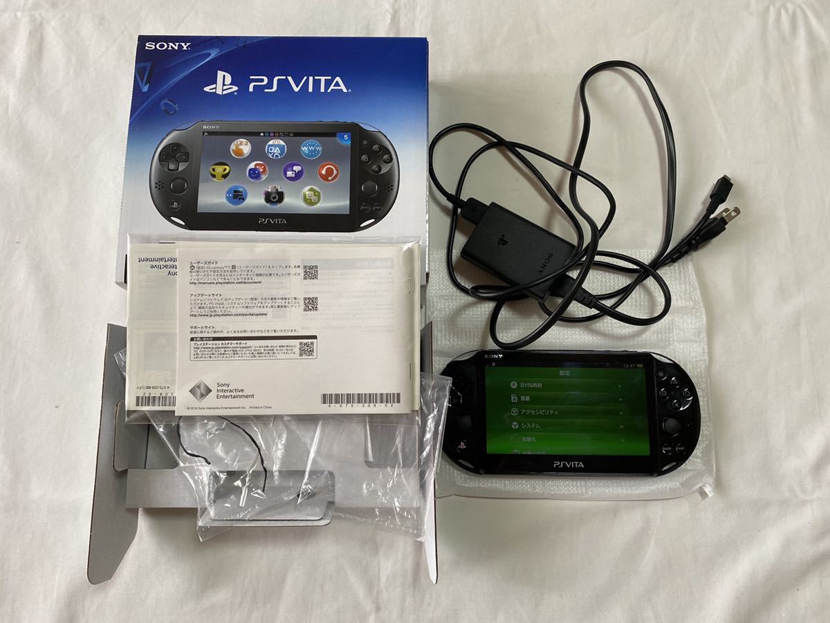 美品 PS VITA ブラック PCH-2000ZA11 8GBメモリーカード & 地球防衛軍3