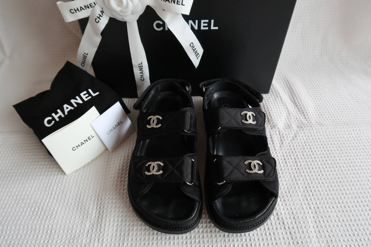 【定番人気，豊富な】 CHANELシャネル フット ベッド サンダル黒３6(23.0cm)｜売買されたオークション情報、yahooの商品情報をアーカイブ公開 - オークファン 靴