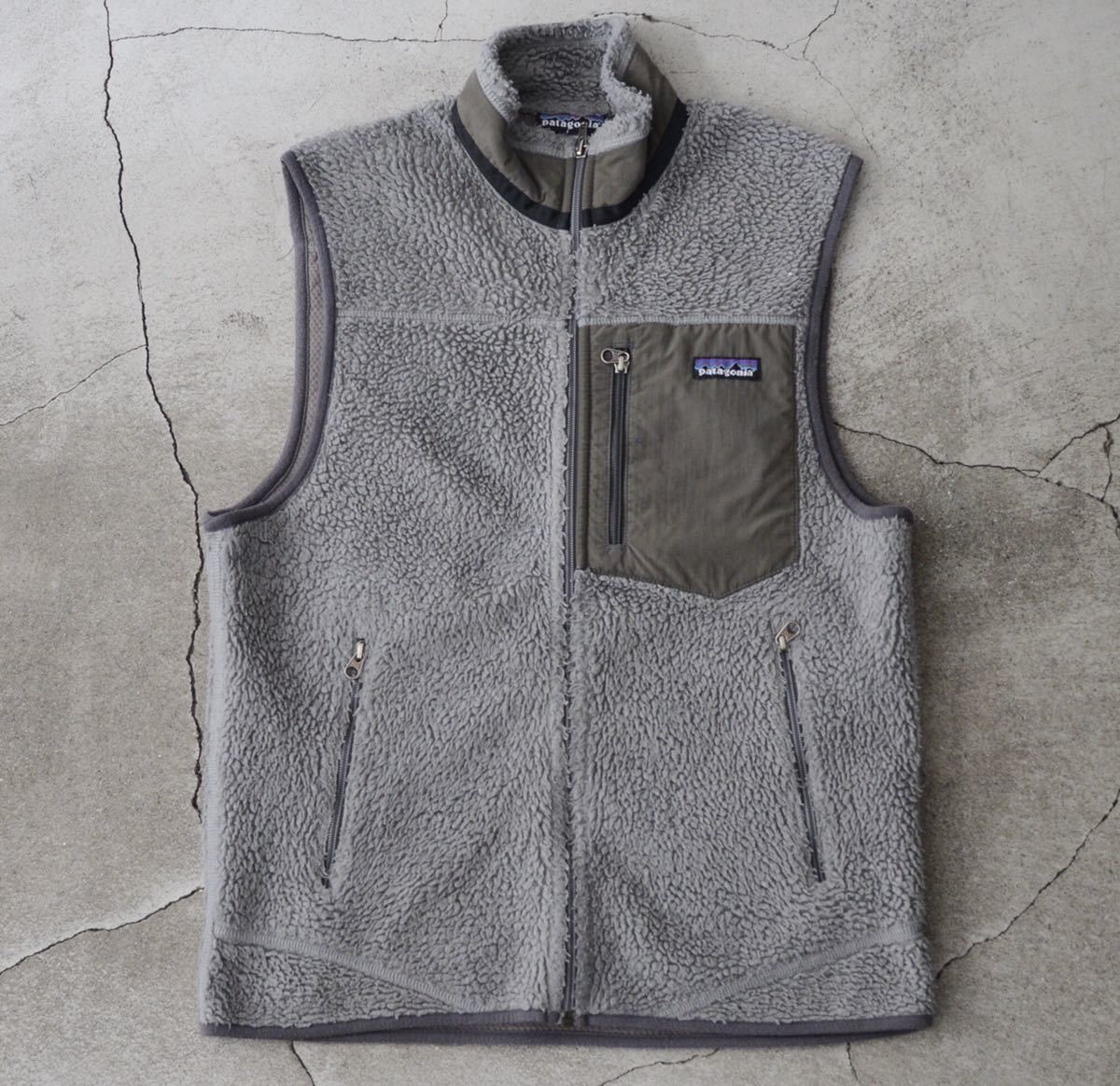  パタゴニア Patagonia クラシック レトロX ベスト 12年製 グレー カーキ 配色 フリースベスト アウトドア 古着 ビンテージ USA(フリース)｜売買されたオークション情報、yahooの商品情報をアーカ 男性用