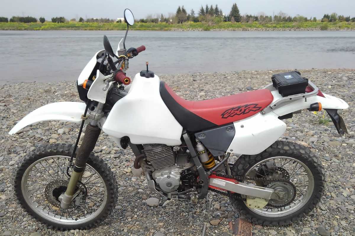 IMS ホンダ XR400R⁄XR250R NE03⁄ME08 ライトカウルとライト本体 ビッグ 