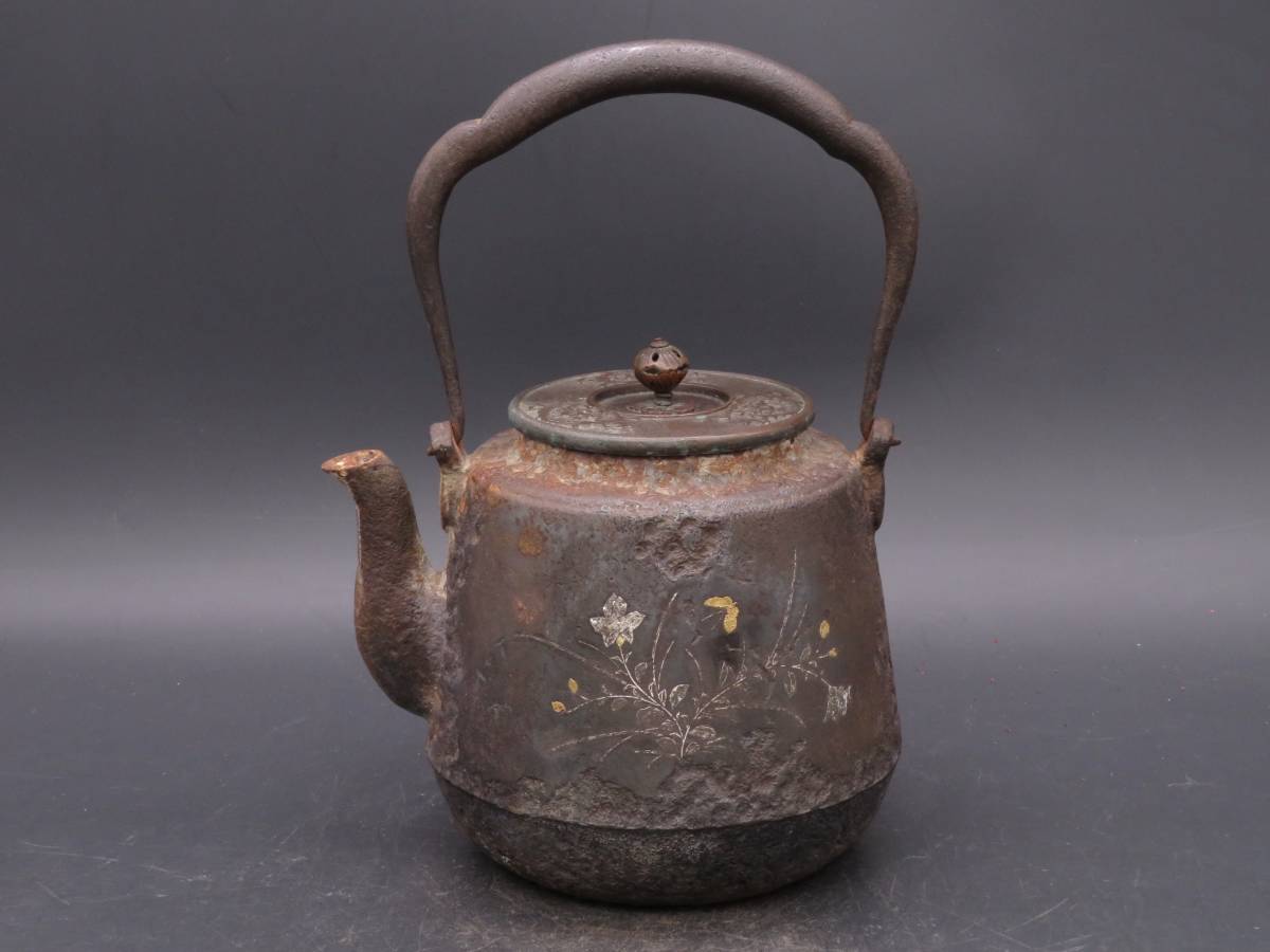 鉄瓶　上田照房　金龍堂　八角形　側面に絵柄 恒」金龍堂 上田照房造 花鳥象嵌 鉄瓶 口下在印 銅蓋 在銘 時代煎茶