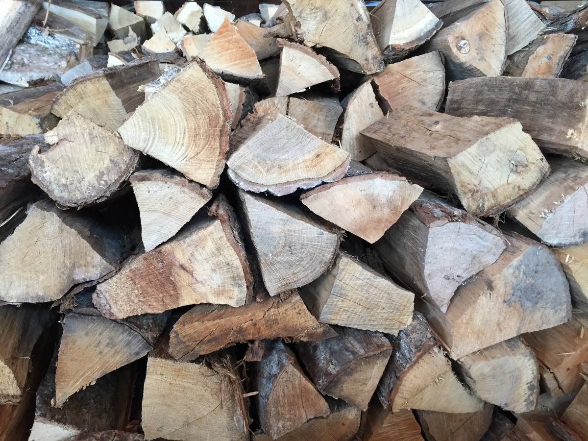 2020 薪 イタヤ、ナラ等広葉樹 乾燥してます firewood ニセコ niseko