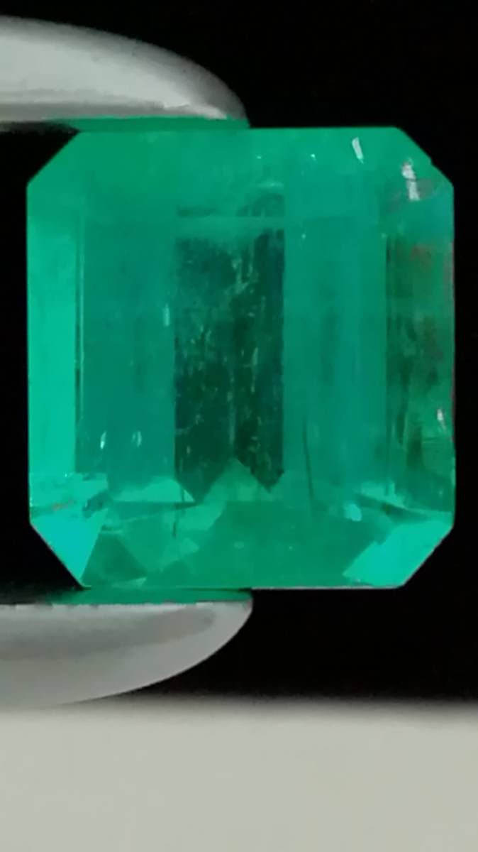 天然 エメラルド 緑色】 0.989ct ルース ソーティング付き