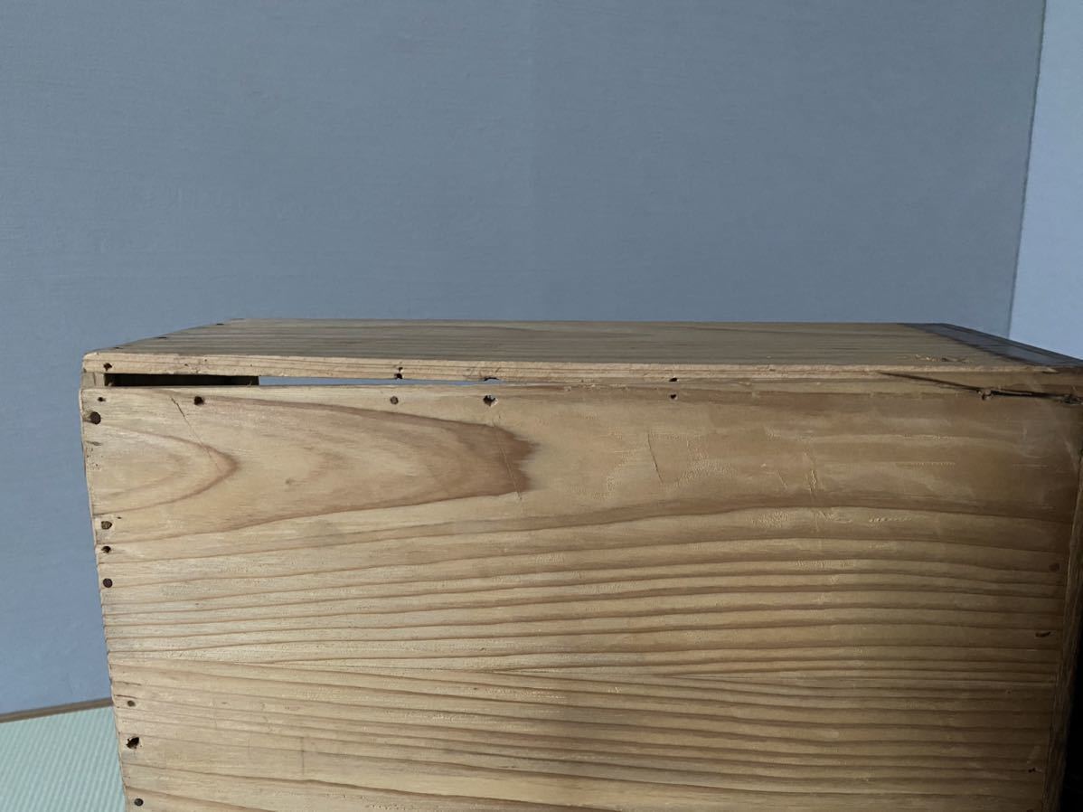 当時物 面欅無垢 引き出し 4杯 和箪笥 高さ約45.5cm 杉無垢 小振り 天然無垢材 打ち出し金具 タンス チェスト 和家具 姫箪笥_10