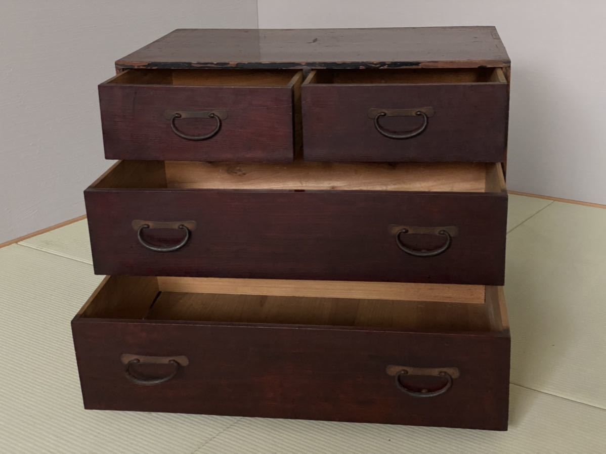 当時物 面欅無垢 引き出し 4杯 和箪笥 高さ約45.5cm 杉無垢 小振り 天然無垢材 打ち出し金具 タンス チェスト 和家具 姫箪笥_5