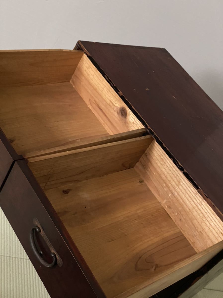 当時物 面欅無垢 引き出し 4杯 和箪笥 高さ約45.5cm 杉無垢 小振り 天然無垢材 打ち出し金具 タンス チェスト 和家具 姫箪笥_8