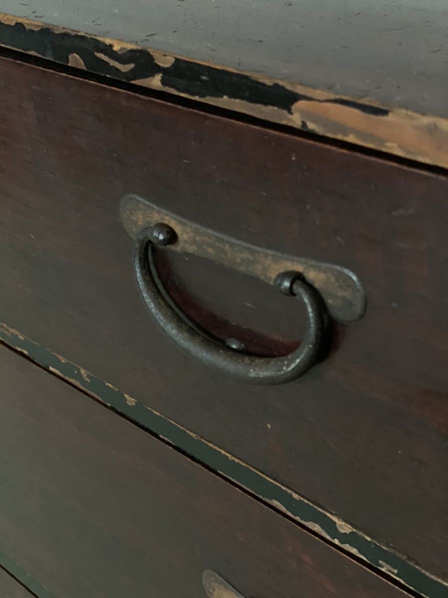 当時物 面欅無垢 引き出し 4杯 和箪笥 高さ約45.5cm 杉無垢 小振り 天然無垢材 打ち出し金具 タンス チェスト 和家具 姫箪笥_9