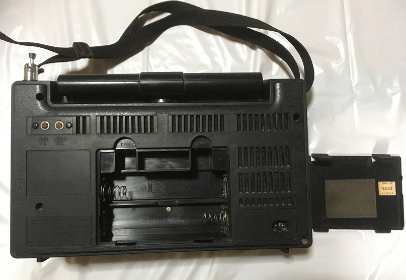 National ナショナル Panasonic TRANSISTOR RADIO COUGAR National■クーガー■RF-2200■8バンドレシーバー■取扱説明書付き■中古