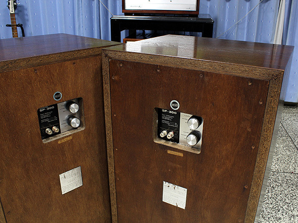 SANSUI SP-300 サンスイ格子グリル 大型フロアタイプのヴィンテージ銘 