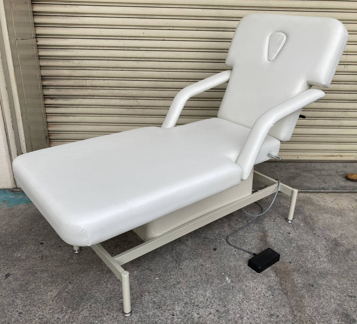 タカラベルモント Esthe ⁄ マッサージベッドならフォンタナ チェア 