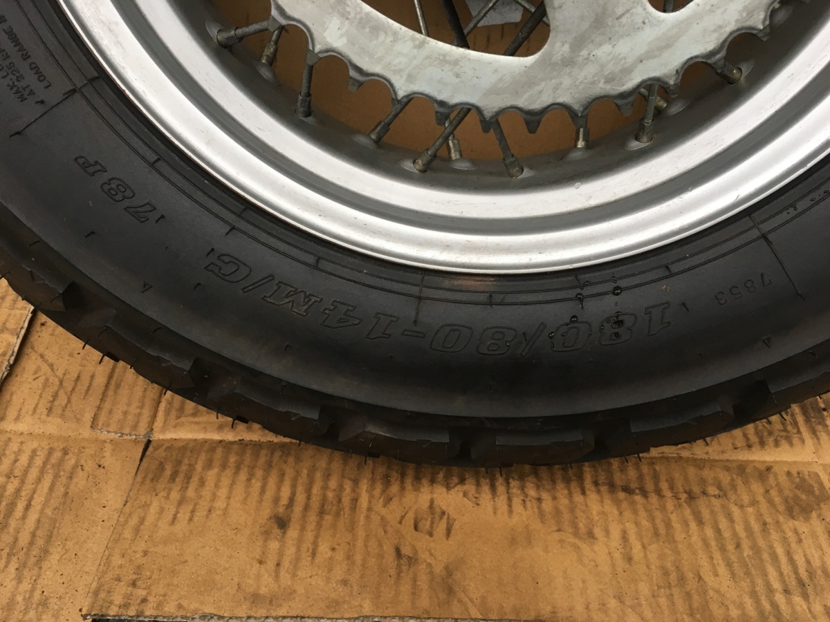 バンバン200 タイヤ リヤホイール リアブレーキ アクスル NH41A