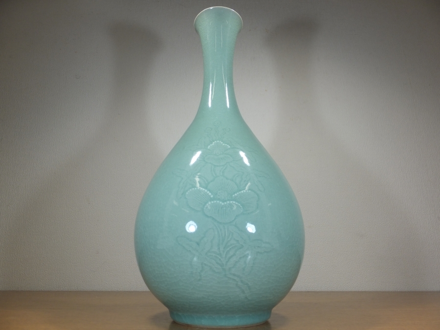 柳海剛 (柳根瀅) 自作 高麗青磁白黒象嵌辰砂葡萄紋花瓶 大作 人間文化