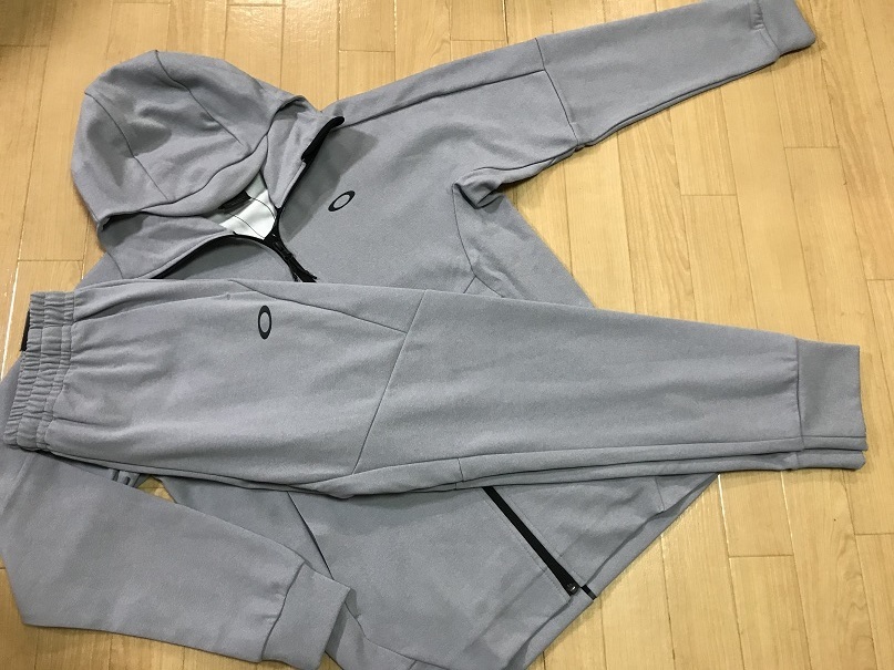 最安値，新作 OAKLEY オークリー Enhance Mobility Fleece 上下セット FOA400152 FOA400821 New Athletic Gray Ｌ ７９－８４(その他)｜売買されたオークション情報、yahooの商品情報をアーカイブ公開 - オークファン ジャージ